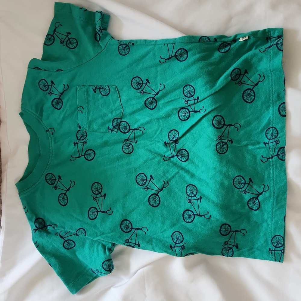 Oldnavy 5T  in the green family